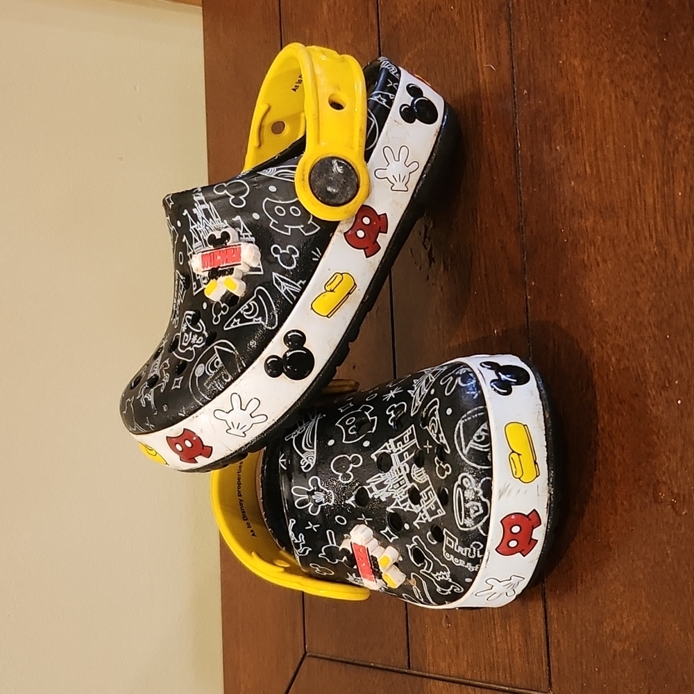 Toddler size 7 crocs